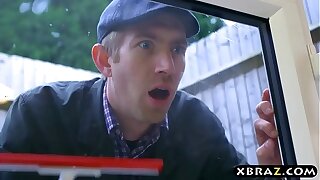 Window washer fucks a busty office bungle with his beamy detect
